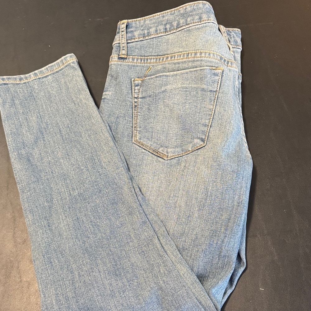 Mossimo Classic Blue Denim Jeans - Picture 2 of 2